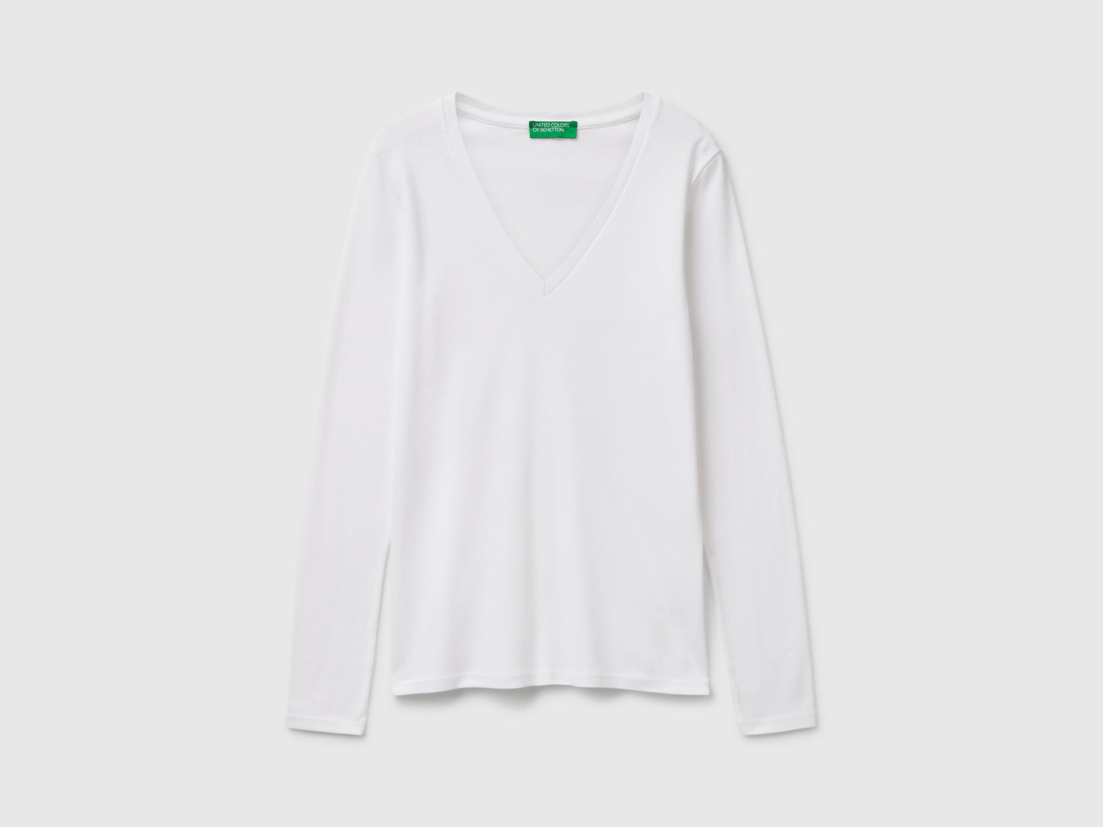 T-shirt branca com decote em V - ucb_image_FS