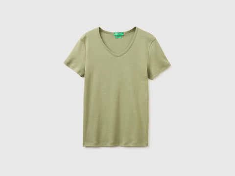 T-shirt slim fit com decote em V - ucb_image_FS