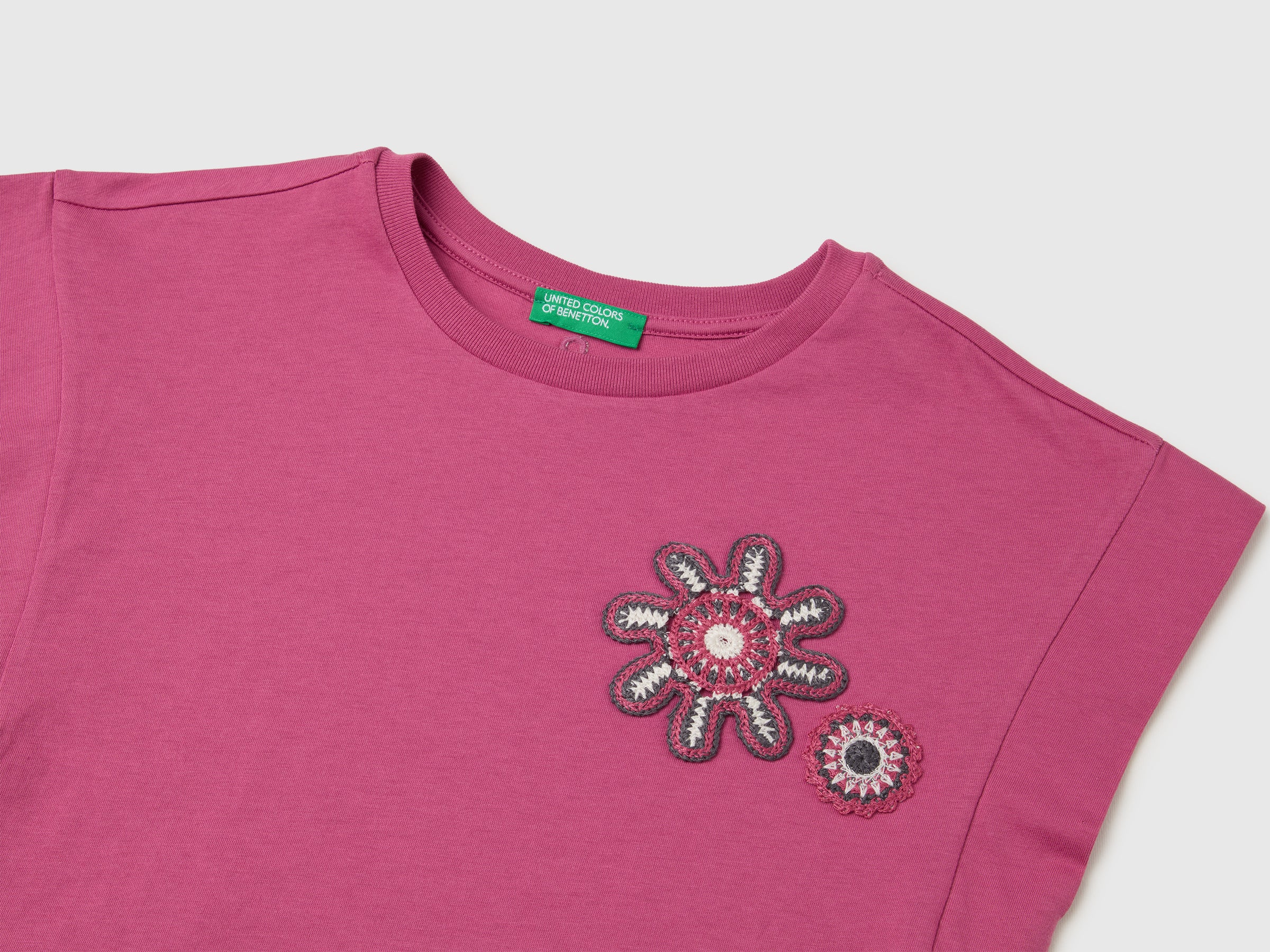 T-shirt sem mangas com bordado - ucb_image_DS1