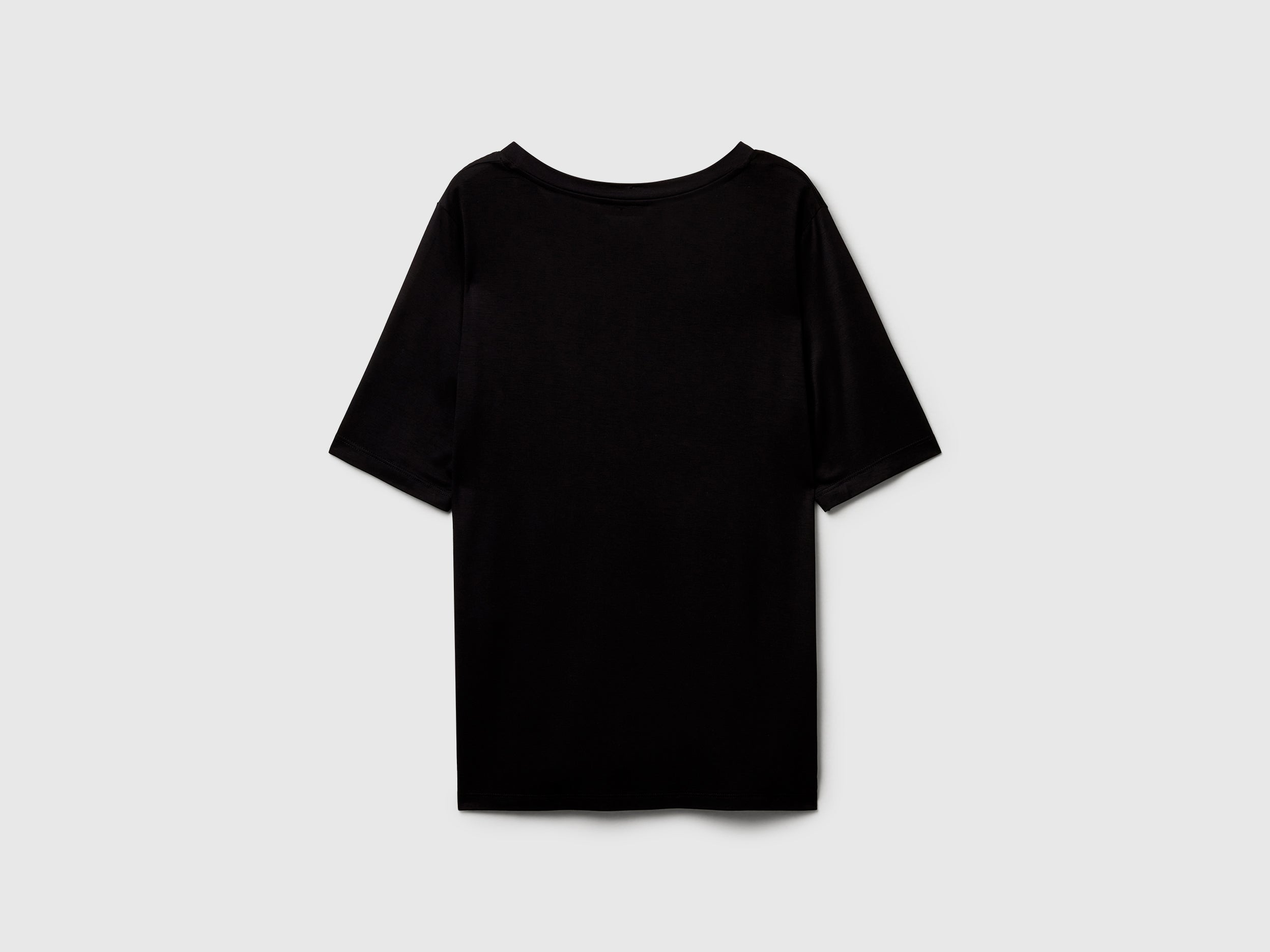 T-shirt decote em V em viscose stretch - ucb_image_BS