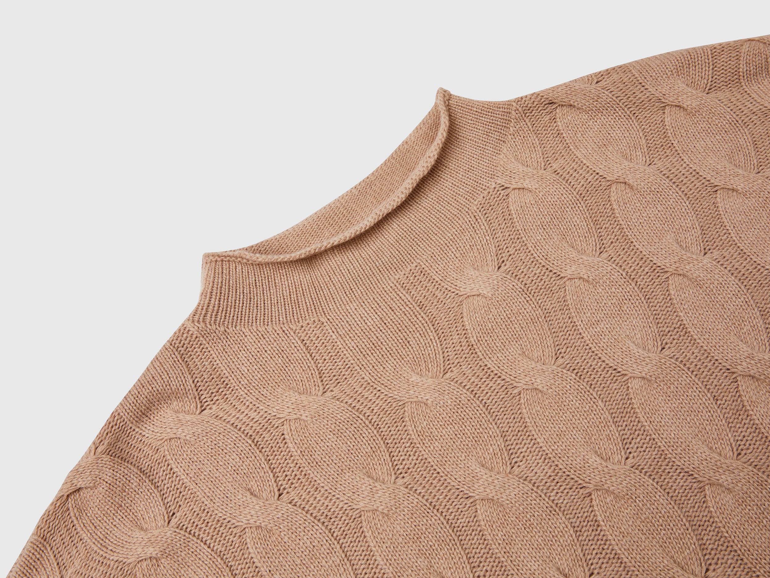 Cashmere blend sweater with cable knit - ucb_image_DS1
