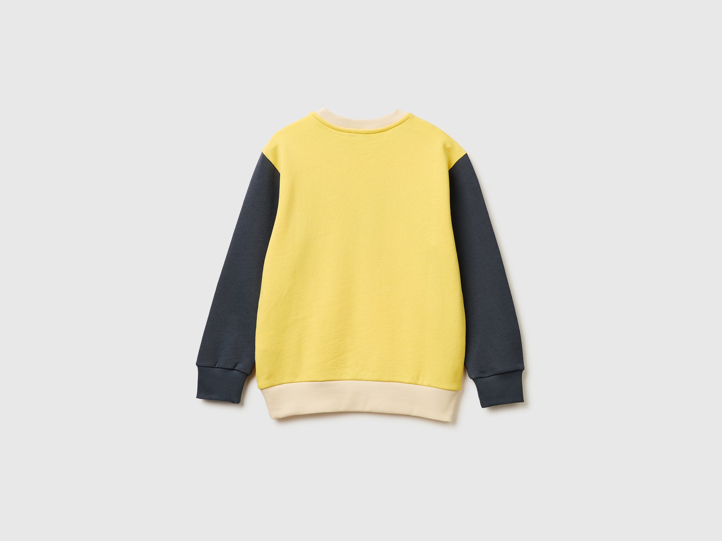 Sweatshirt with logo - ucb_image_BS