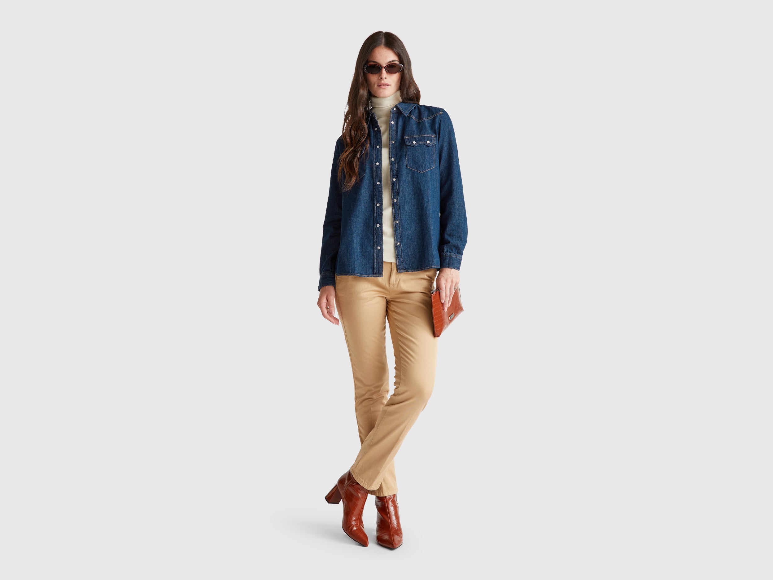 Chinos slim fit em algodão camel - ucb_image_FY