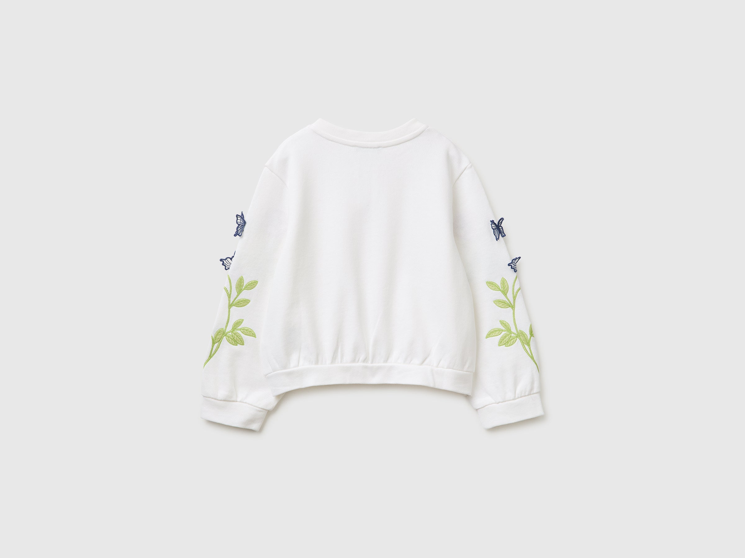 Sweatshirt with embroidered flowers - ucb_image_BS