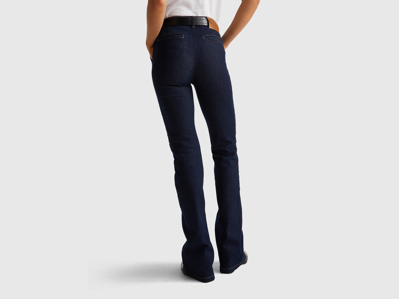 Jeans flare fit - ucb_image_B