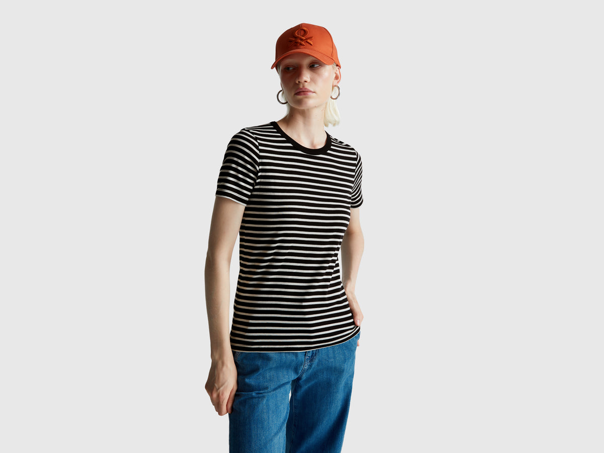 T-shirt de gola redonda às riscas - ucb_image_F