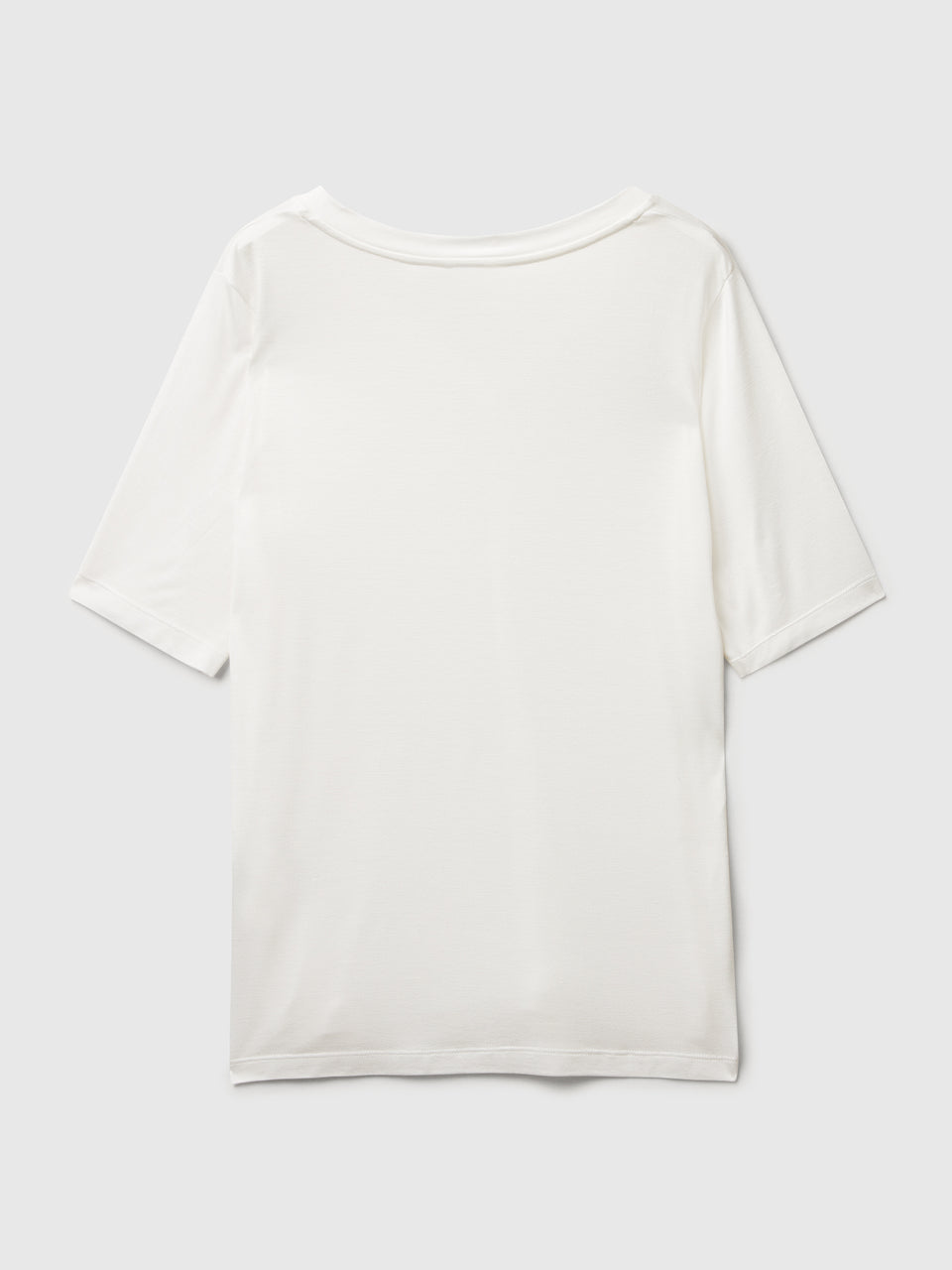 T-shirt decote em V em viscose stretch - ucb_image_BS