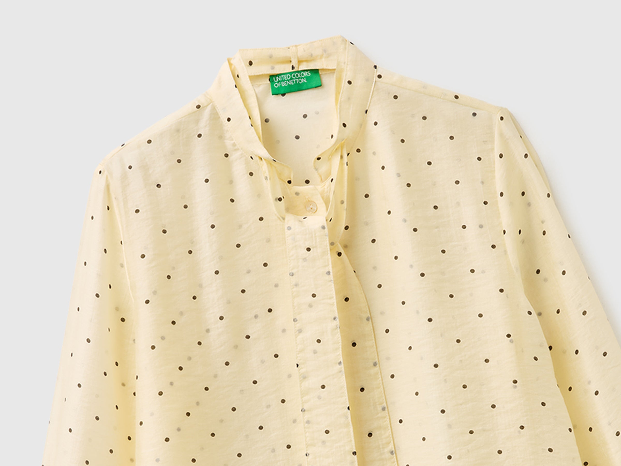 Camisa fluida com micro bolinhas - ucb_image_DS1
