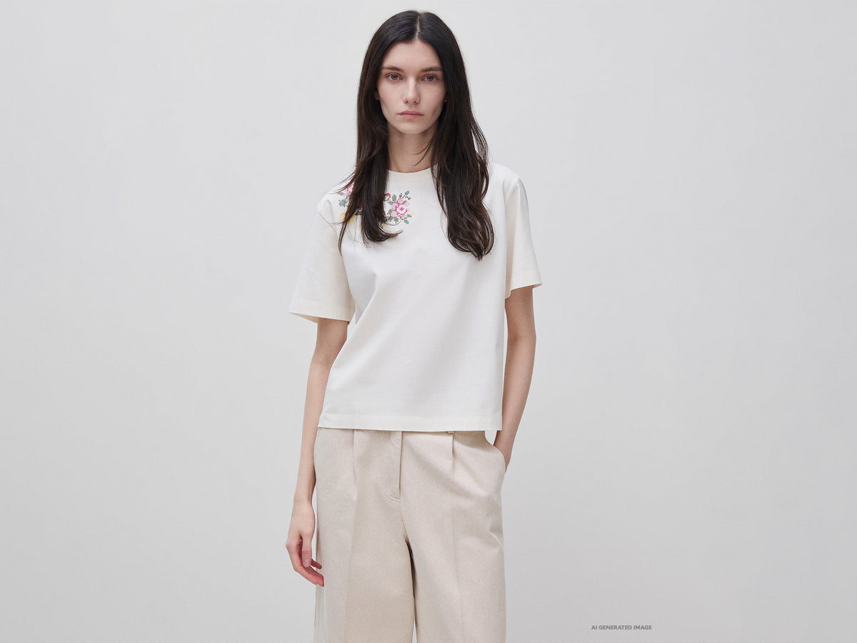 T-shirt com bordado - ucb_image_F