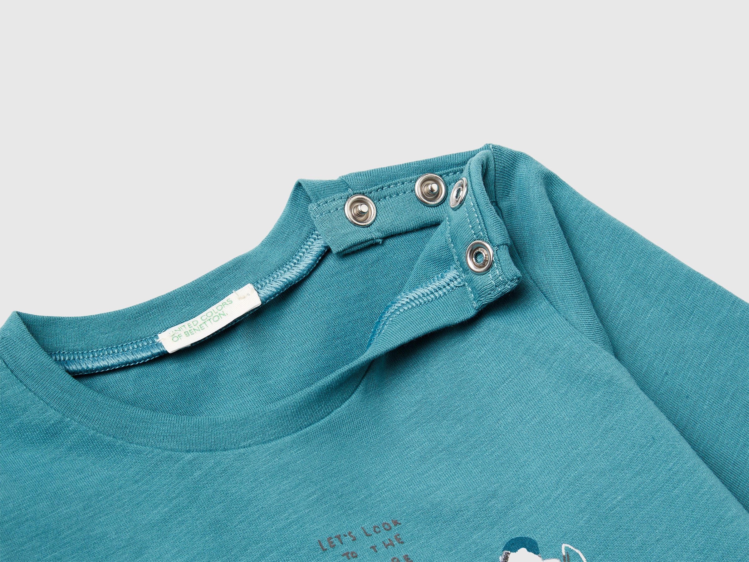 T-shirt com estampa em relevo - ucb_image_DS1