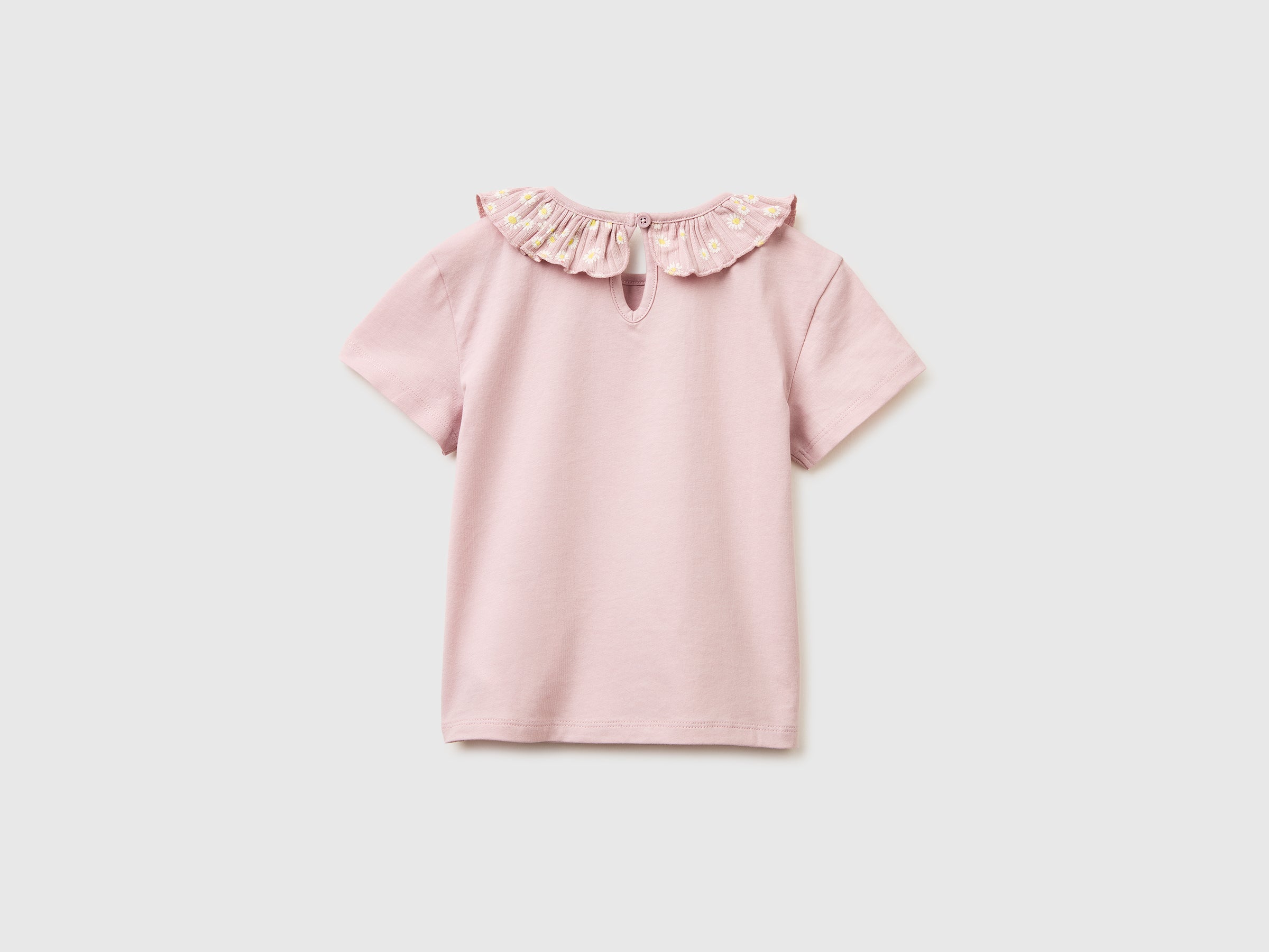 T-shirt with ruffles on the collar - ucb_image_BS