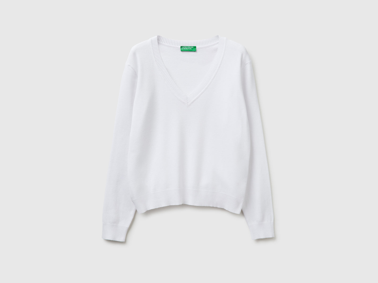 White V-neck sweater in tricot cotton - ucb_image_FS