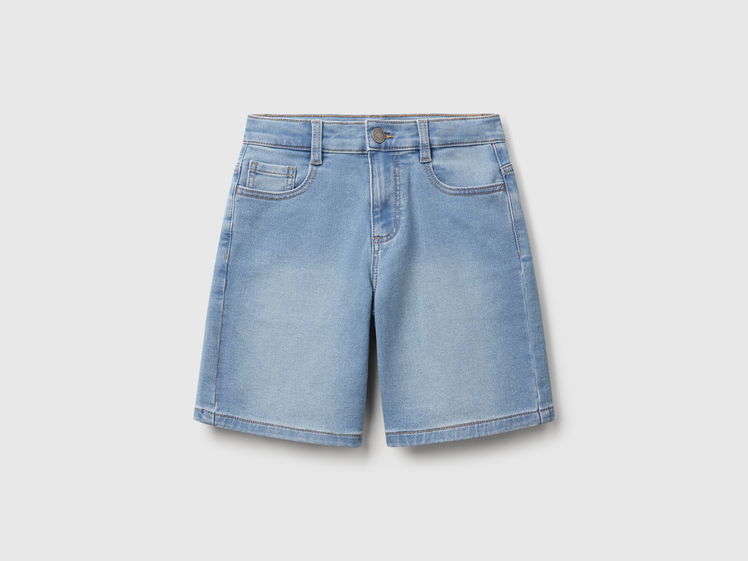 Straight Bermuda shorts in stretch denim - ucb_image_FS