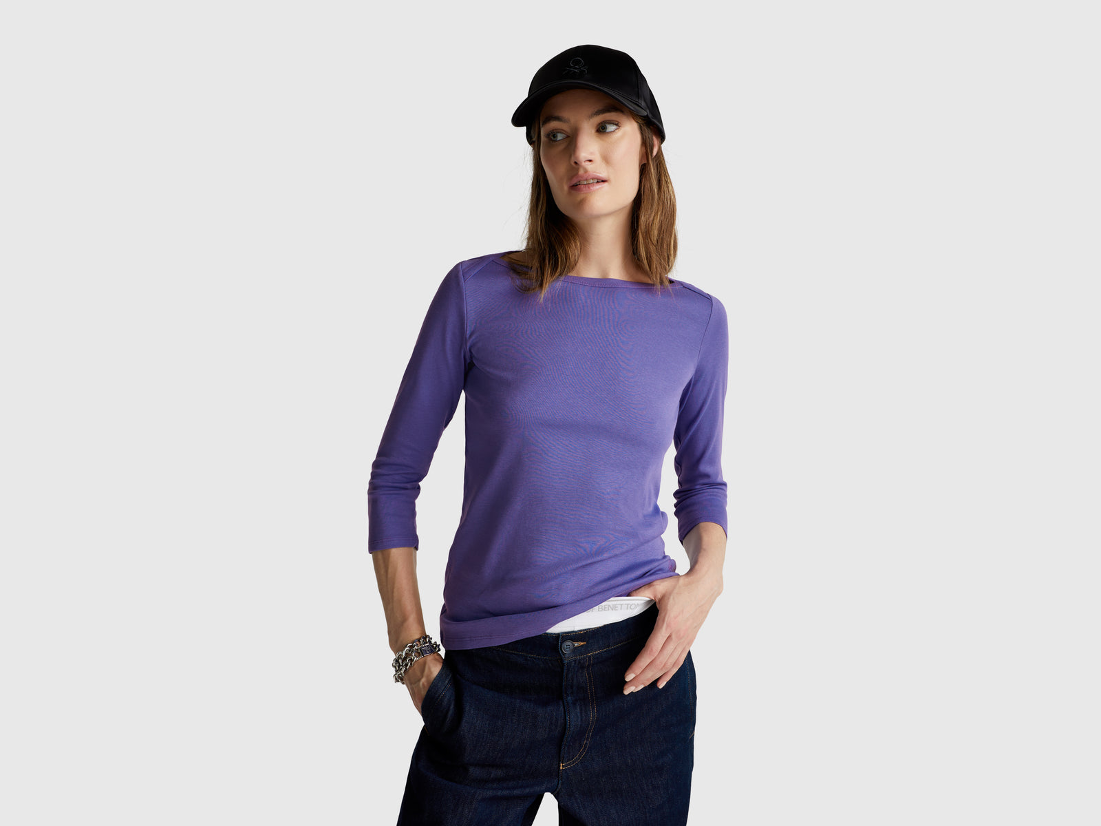 T-shirt with boat neck