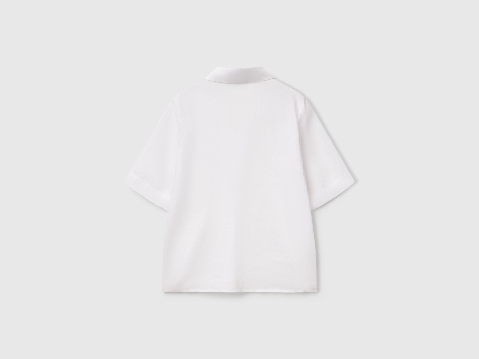 Blusa de manga curta em linho puro - ucb_image_BS