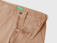 Chinos slim fit em algodão stretch - ucb_image_DS1