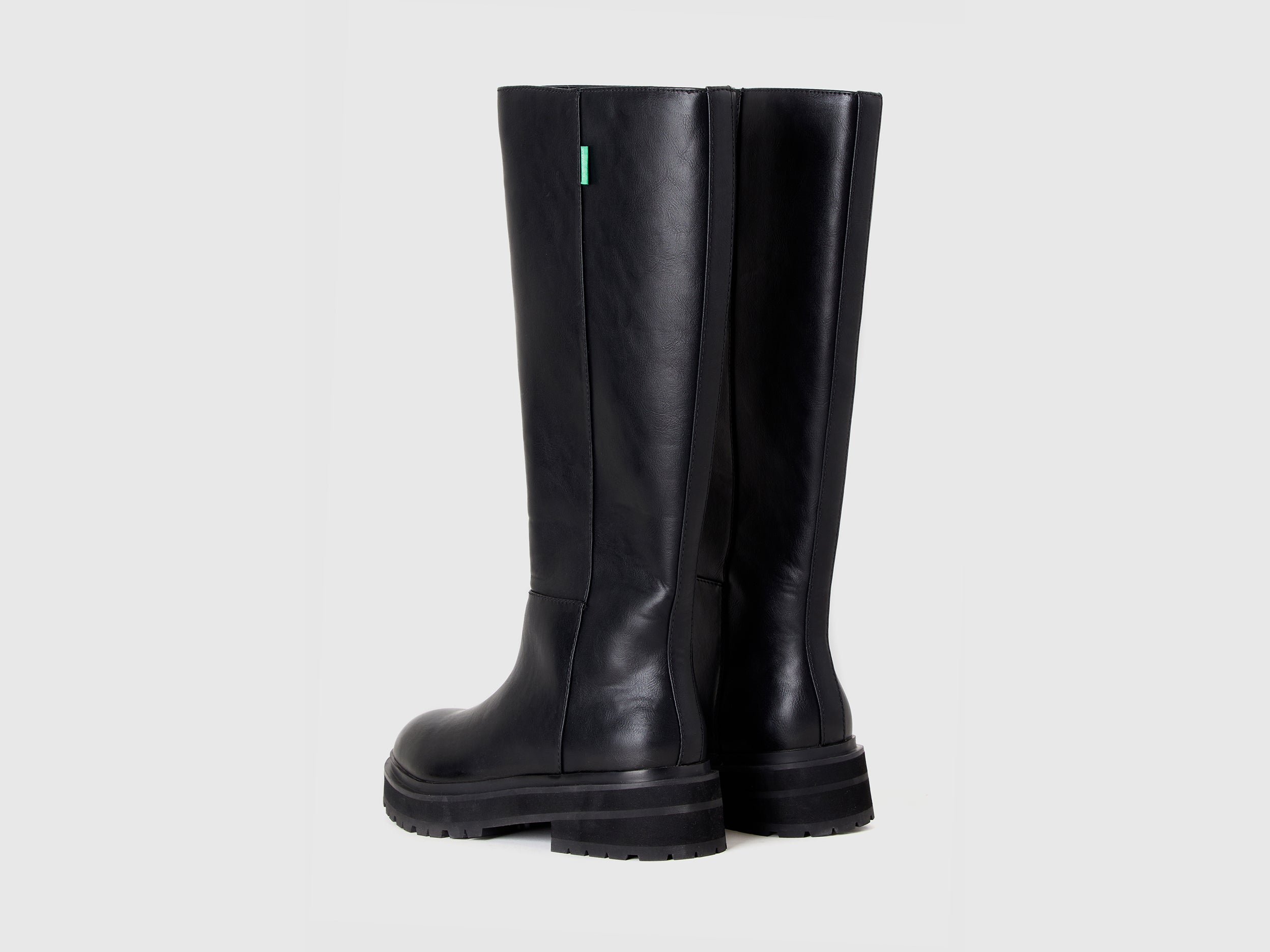 Botas pretas de cano alto - ucb_image_BS
