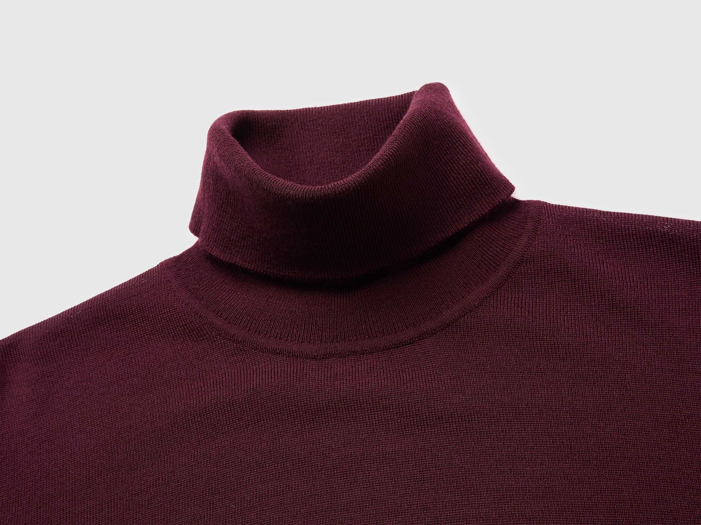 Camisola de gola alta em pura lã Merino - ucb_image_DS1