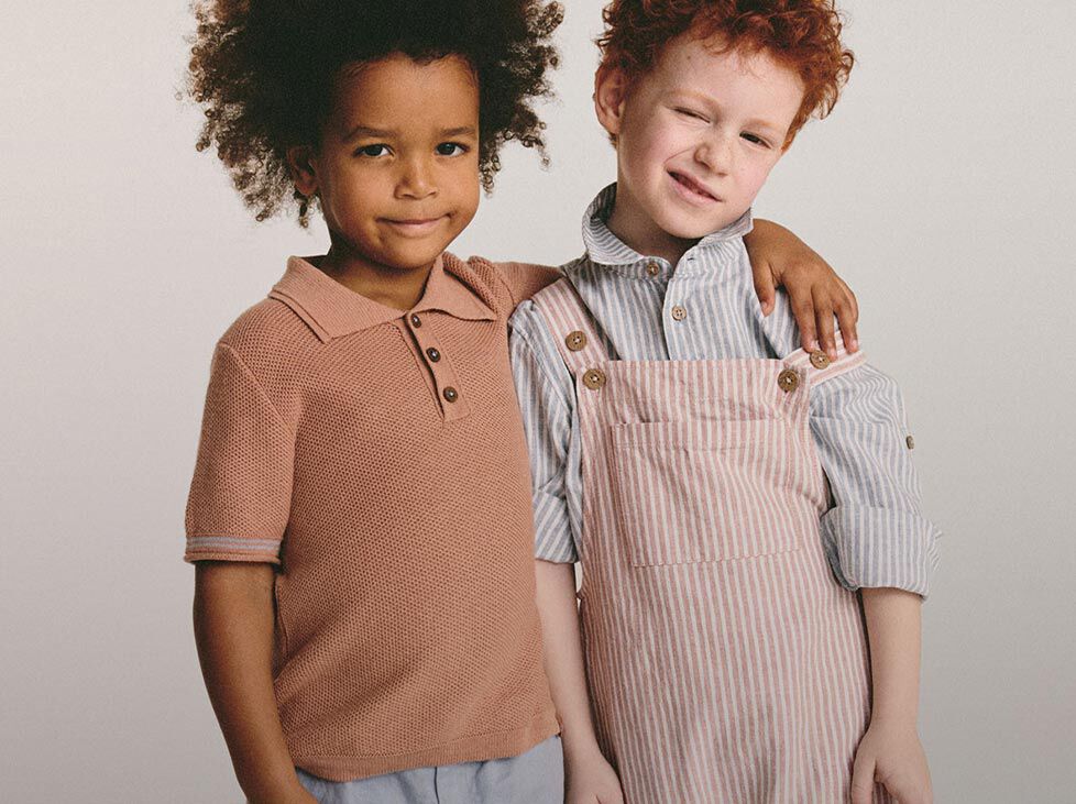 HOME <br/><span class="serif">Menino</span>