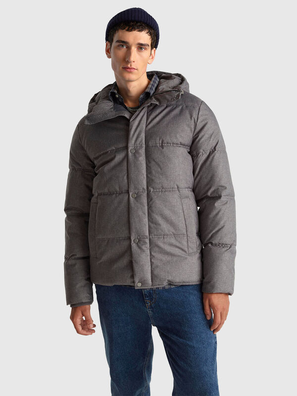 Casaco regular fit com capuz Homem