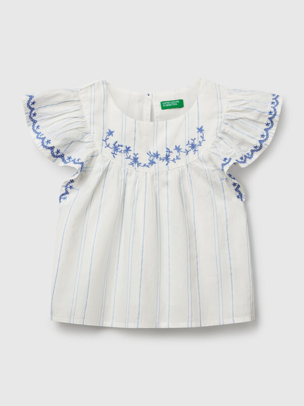 Blusa com bordados florais Menina