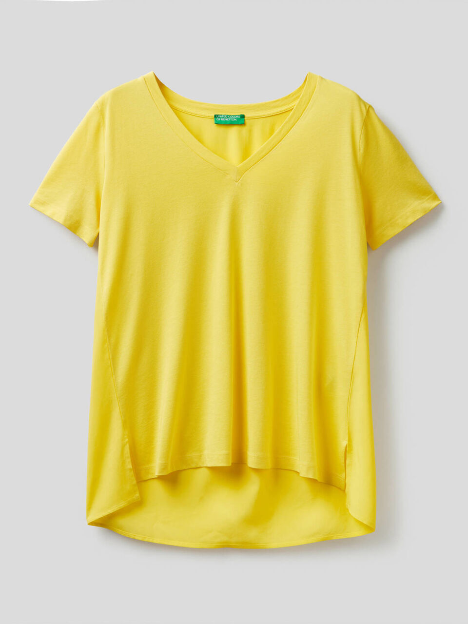 T-shirt em viscose atrás image number 1