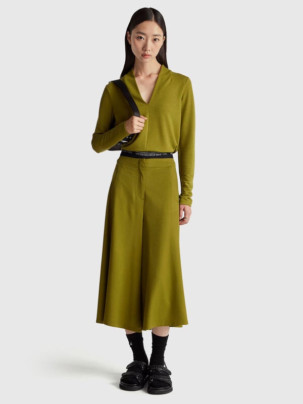 T-shirt em crepe com decote em V Mulher