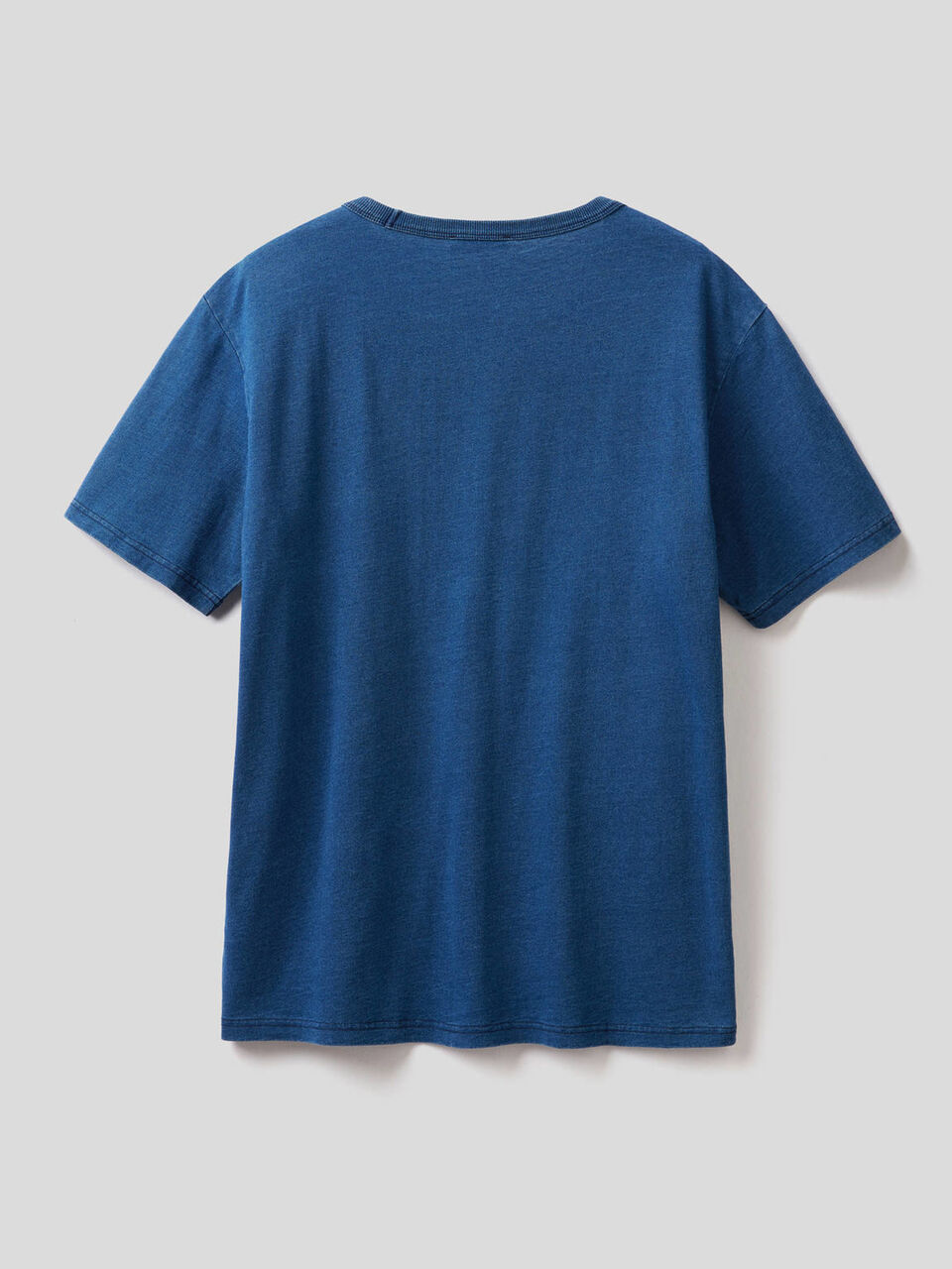 T-shirt em algodão puro com corante índigo image number 2
