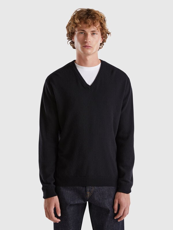 Camisola decote em V preta em pura lã Merino Homem