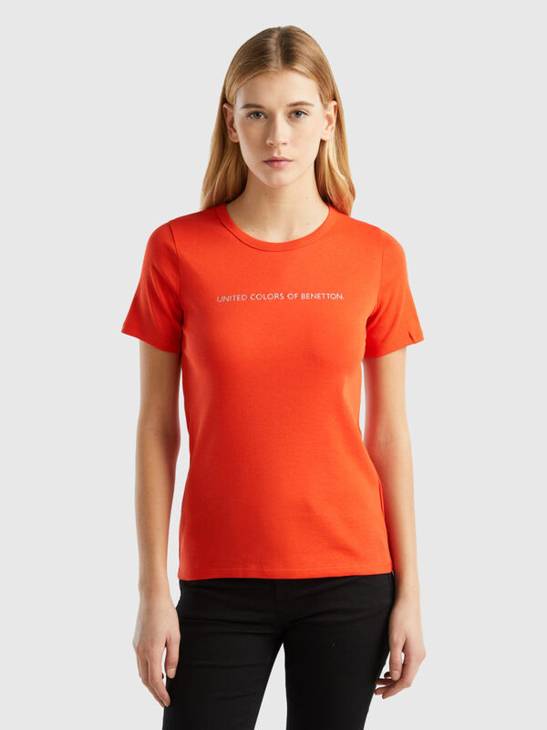 T-shirt 100% algodão com estampa logótipo glitter Mulher