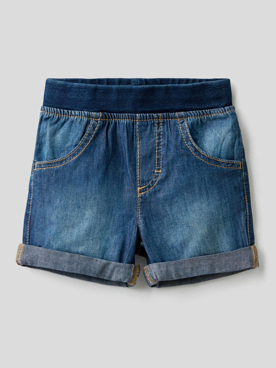 Bermudas efeito jeans com cintura stretch image number 1