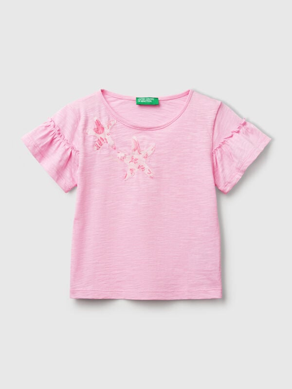 T-shirt com aplicação Menina