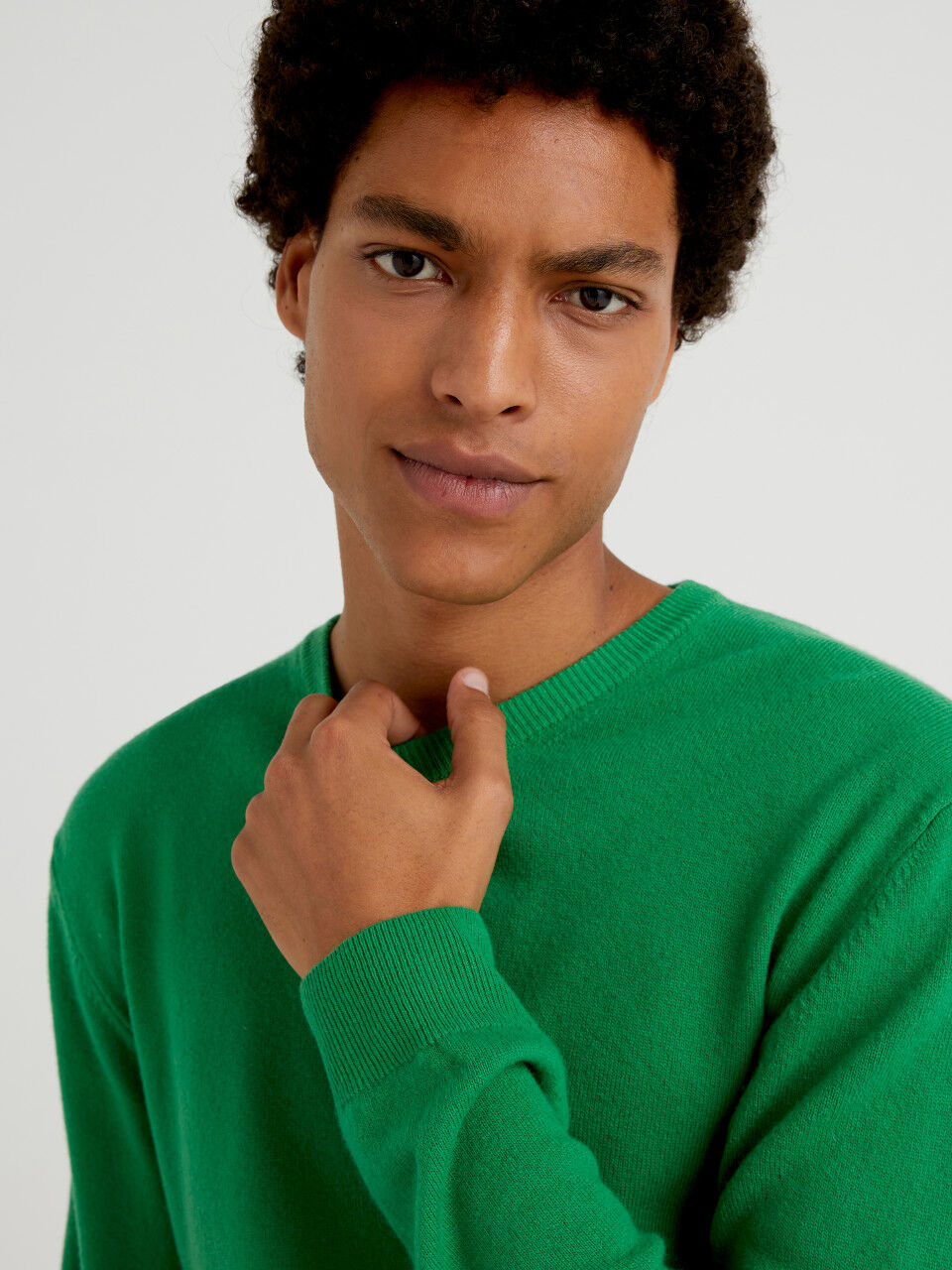 Camisola de gola redonda verde em lã Merino pura personalizável