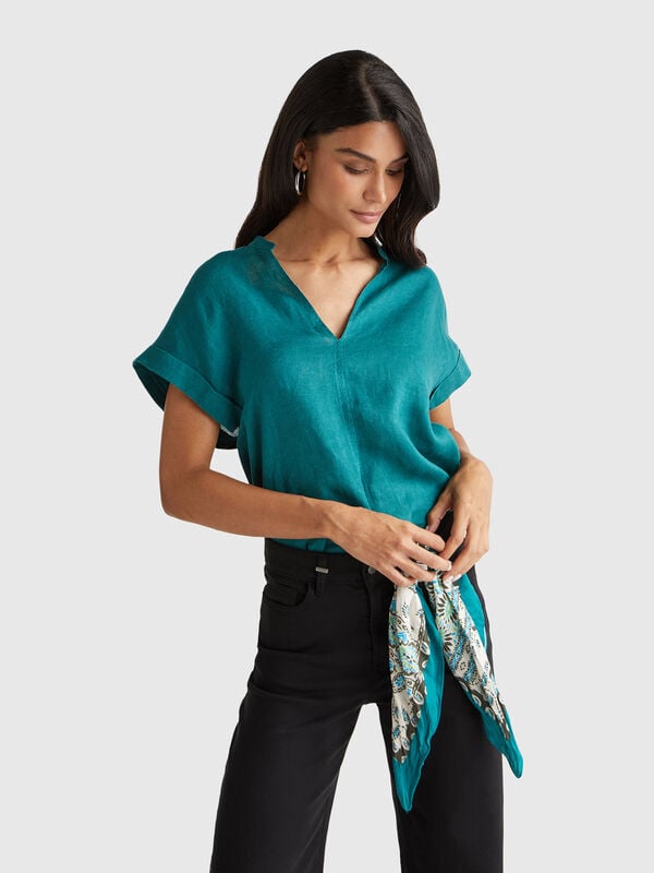 Blusa com decote em V Blusa com decote em V Mulher
