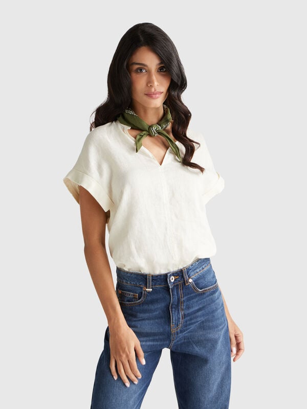Blusa com decote em V Blusa com decote em V Mulher