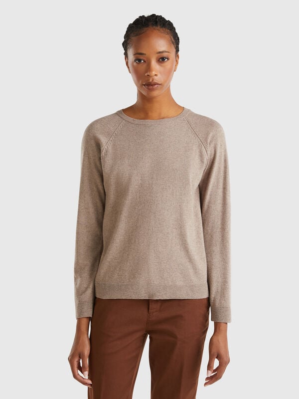 Camisola de gola redonda castanho mélange em mistura de lã e caxemira Mulher
