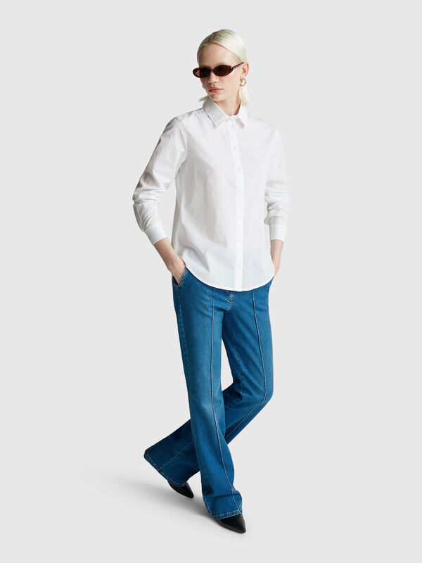 Camisa regular fit em algodão leve Mulher