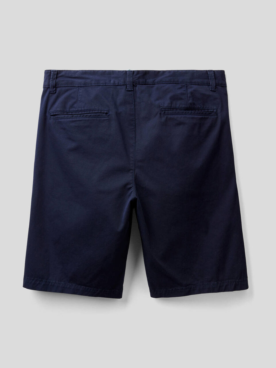 Bermudas chino em algodão stretch image number 2
