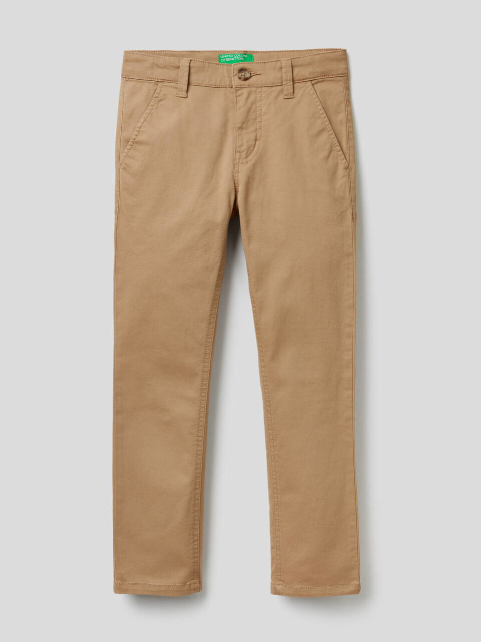 Chinos slim fit em algodão elástico image number 1