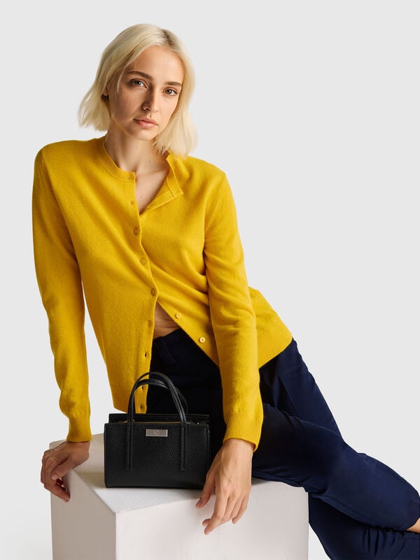 Cardigã de gola redonda amarelo ocre em pura lã Merino Mulher