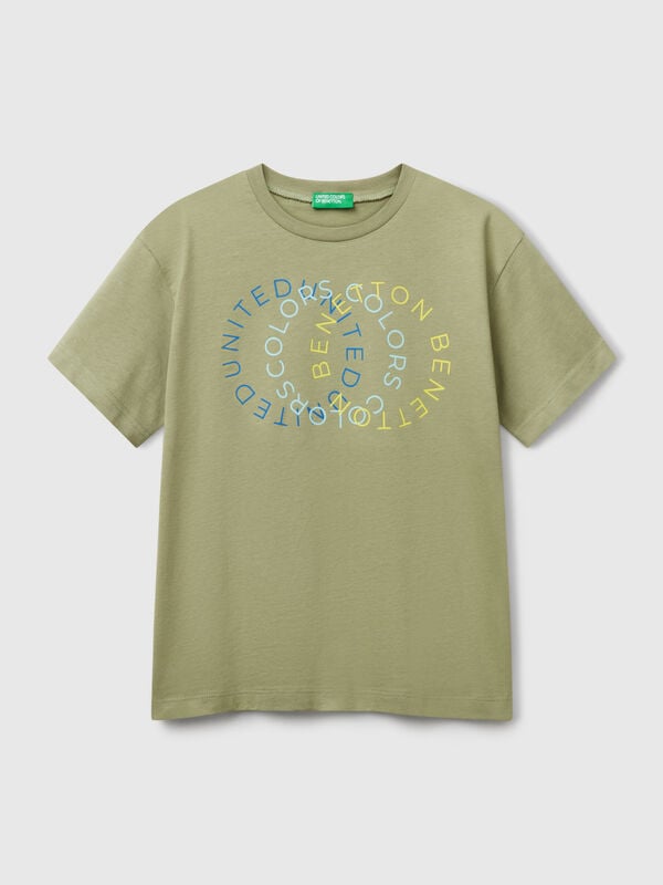 T-shirt com logótipo Menino