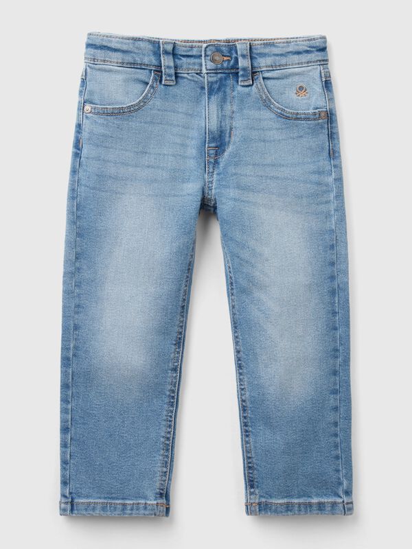 Jeans cinco bolsos Menino