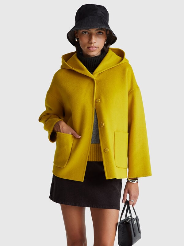 Casaco com capuz em mistura de lã Mulher