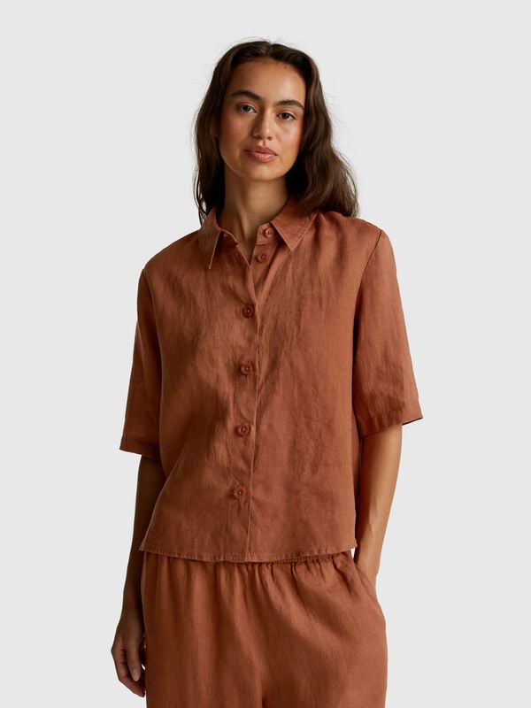 Camisa curta em puro linho Camisa curta em puro linho Mulher