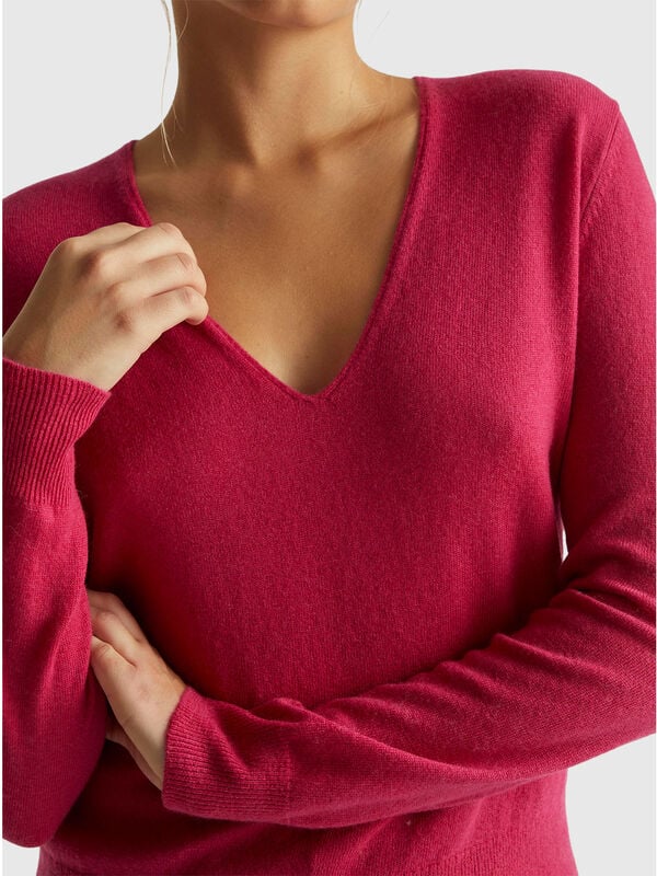 Camisola fúcsia com decote em V em pura lã Merino Mulher