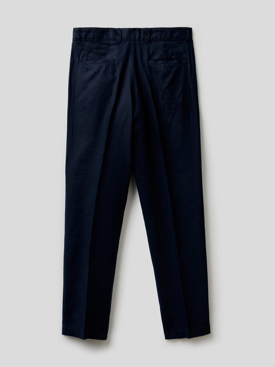 Chinos em puro linho image number 2