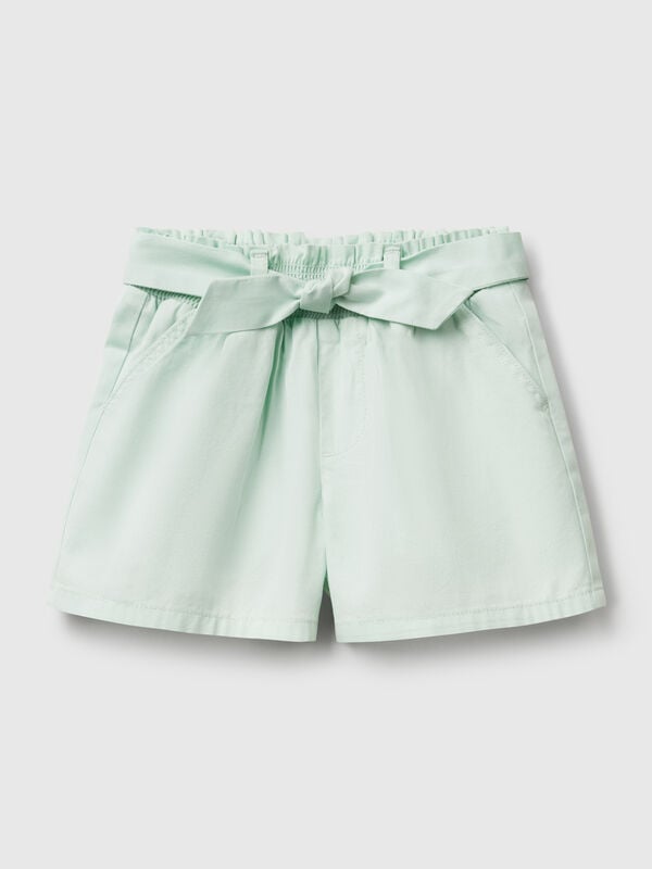 Calças curtas com laço Menina