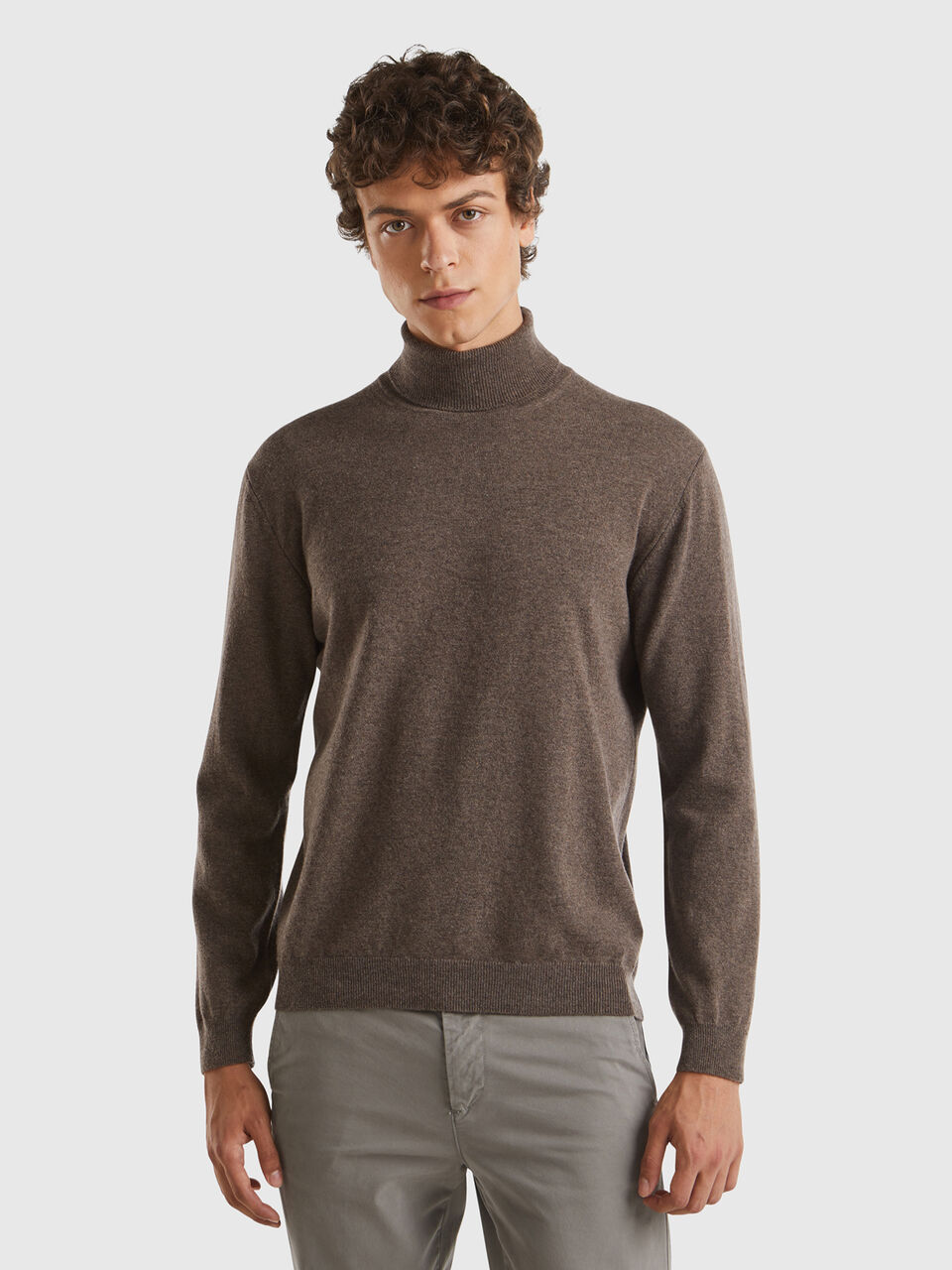Camisola gola alta regular fit Homem image number null