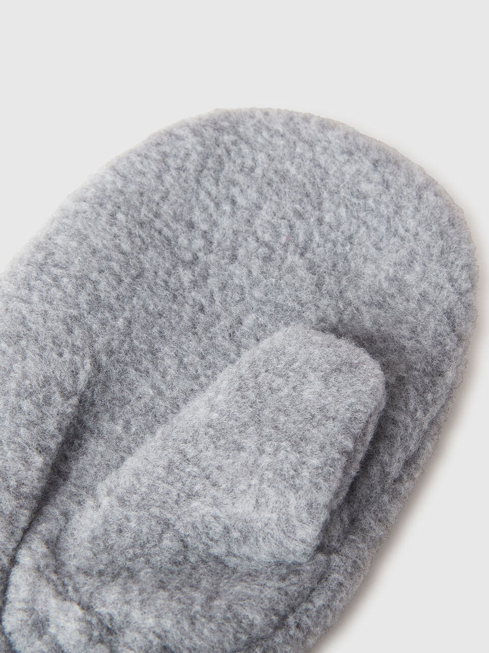 GLOVES Menino image number null