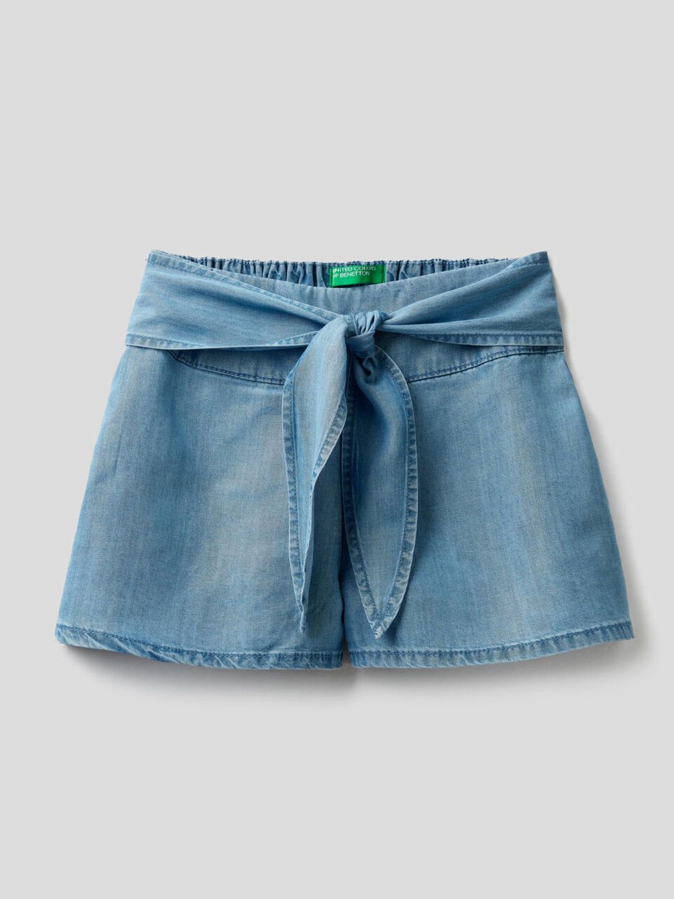 Bermudas amplas em jeans leve image number null